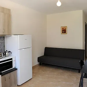 verificați disponibilitatea