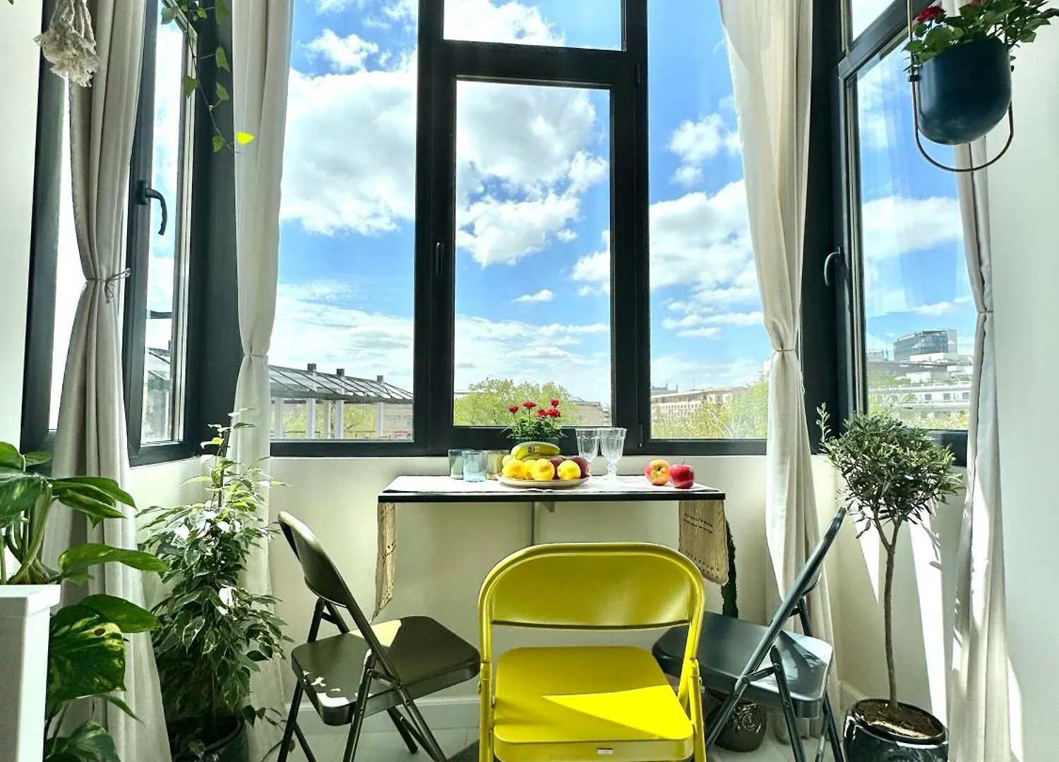 Harmony Studio - Elegant Escape Near Ateneu Bucharest Apartment